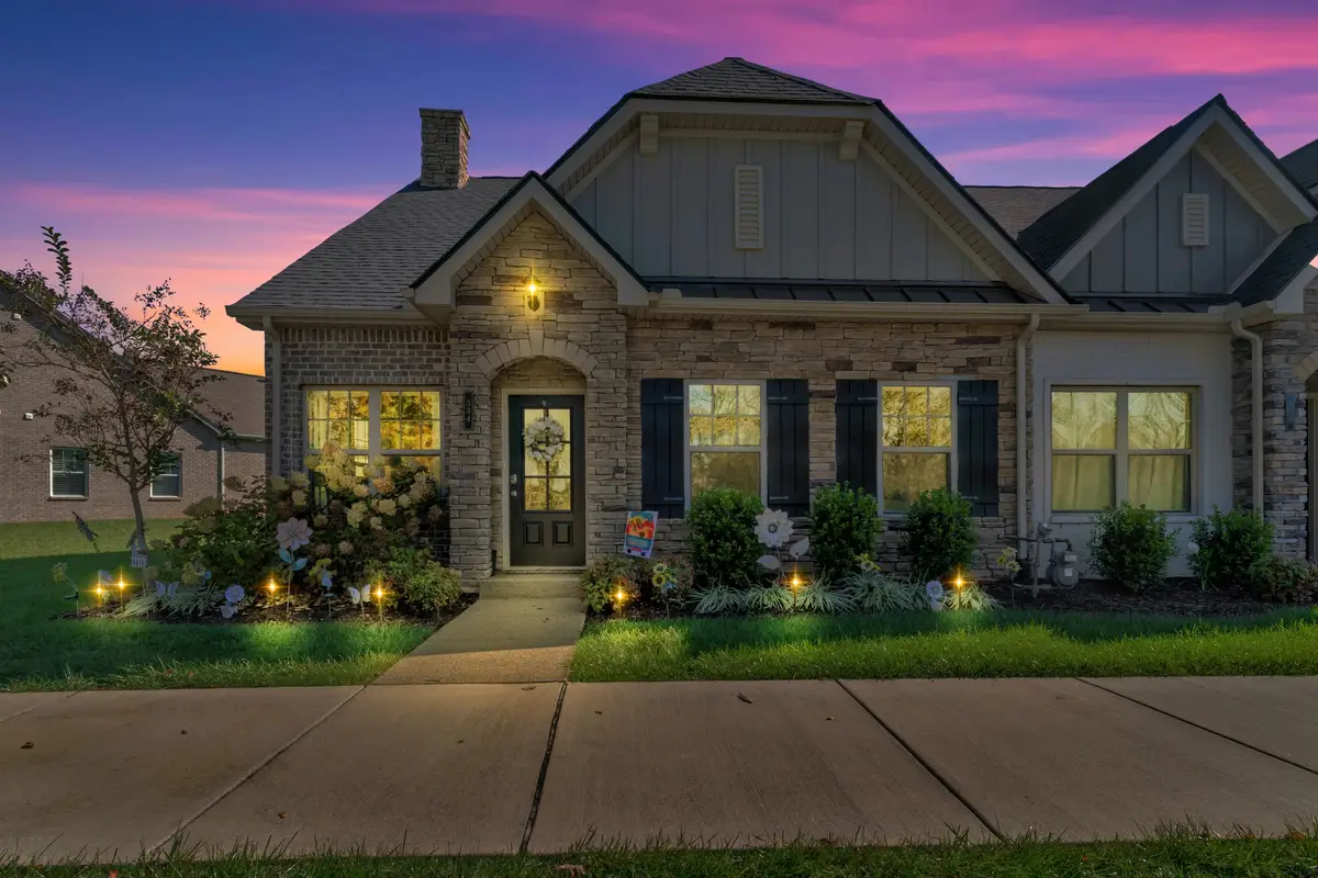 334 Buckner Cir, Mount Juliet, TN 37122 - Image #1