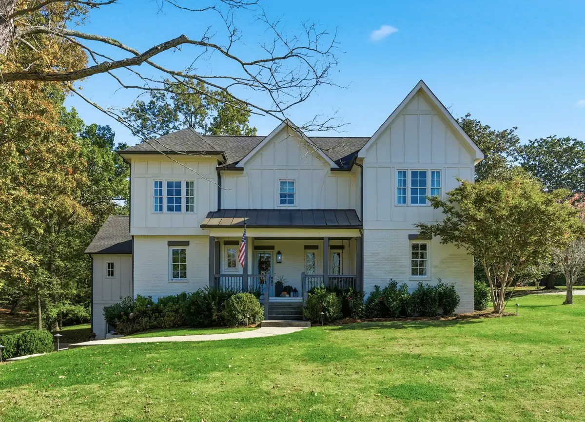 762 Brownlee Dr, Nashville, TN 37205 - Image #1