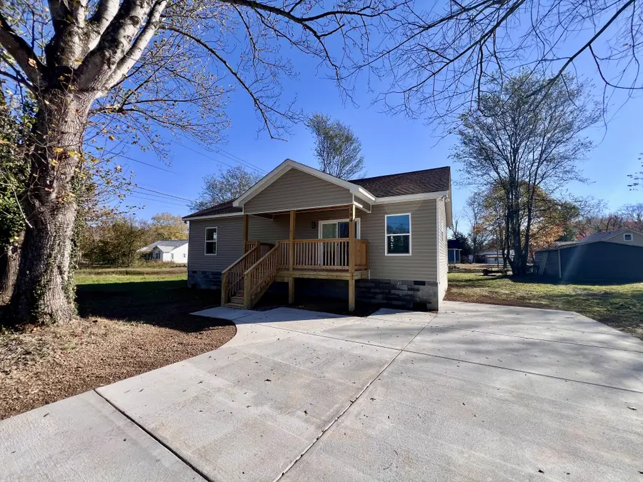 104 Fairground Dr, Waverly, TN 37185 - Image #3