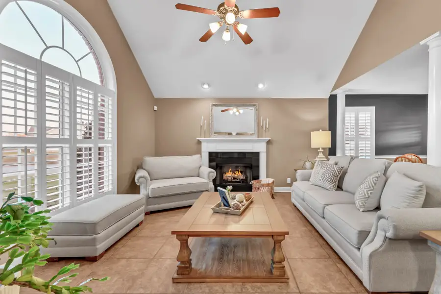 3348 Sunny Slope Dr, Clarksville, TN 37043 - Image #2