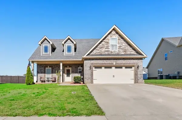 561 Tacoma Dr, Clarksville, TN 37043