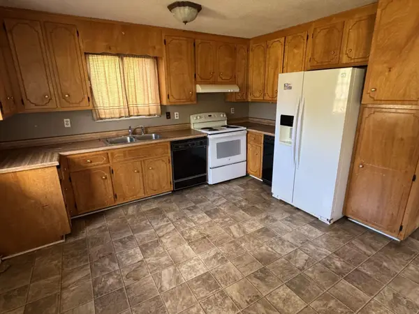 2037 Lintwood Dr, Clarksville, TN 37042