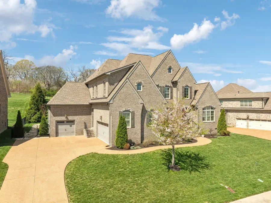 9133 Holstein Dr, Nolensville, TN 37135 - Image #3