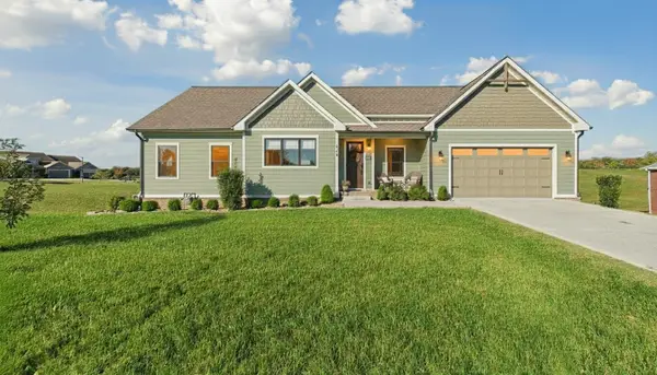 426 Moon Bay Dr, Kuttawa, KY 42055