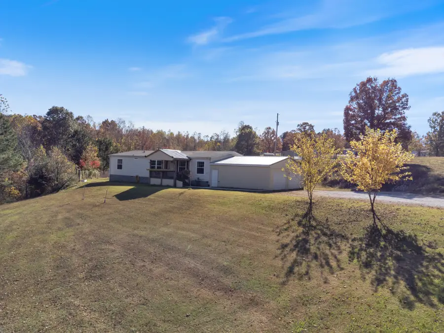 381 Baker Ridge Rd, Waverly, TN 37185 - Image #3