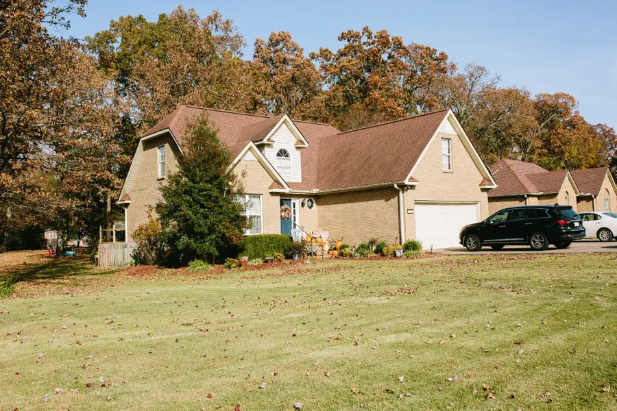 527 Callahan Dr, New Johnsonville, TN 37134 - Image #2