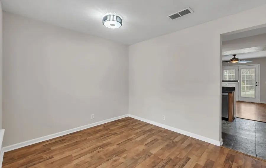 8007 Logan Dr, La Vergne, TN 37086 - Image #3