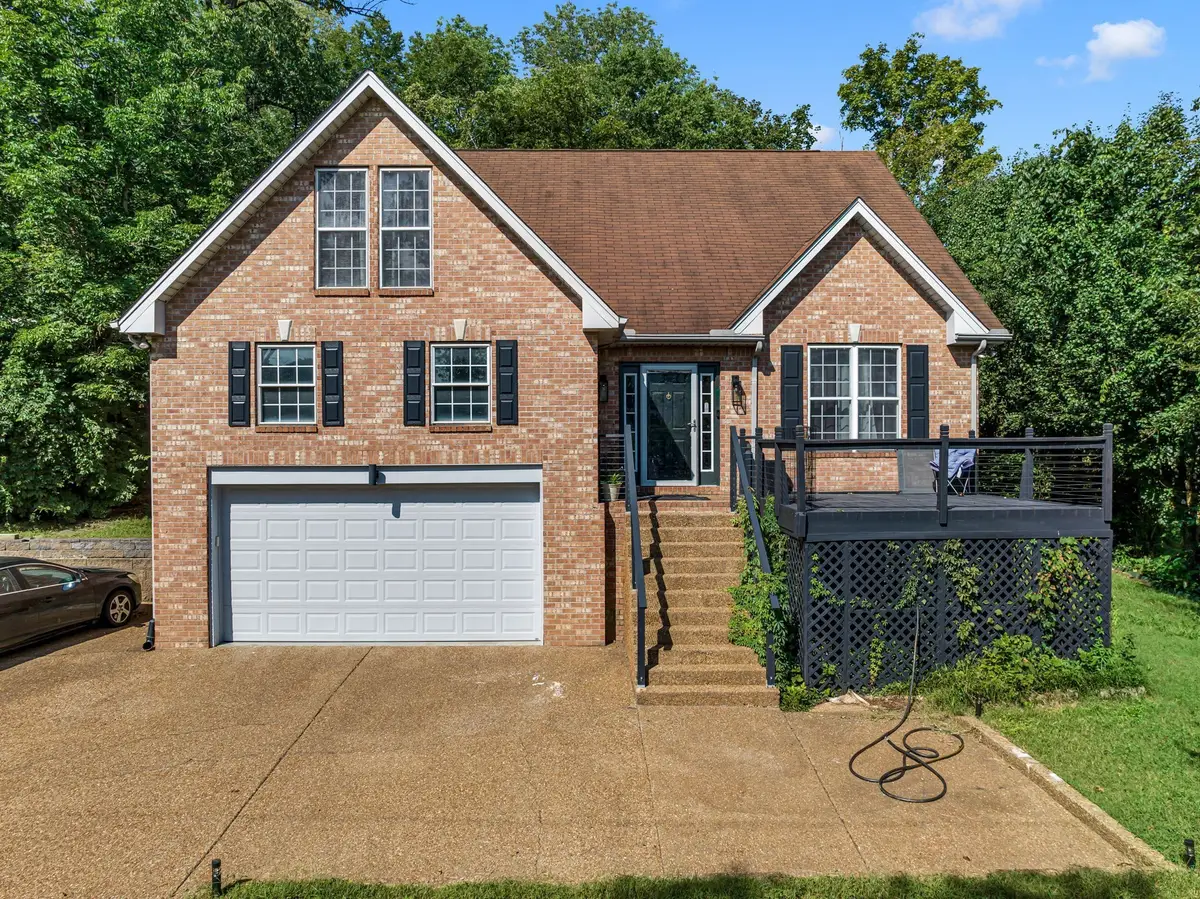 7453 Sawyer Brown Rd, Nashville, TN 37209 - Image #1