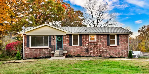 310 Lake Court Dr, Clarksville, TN 37043