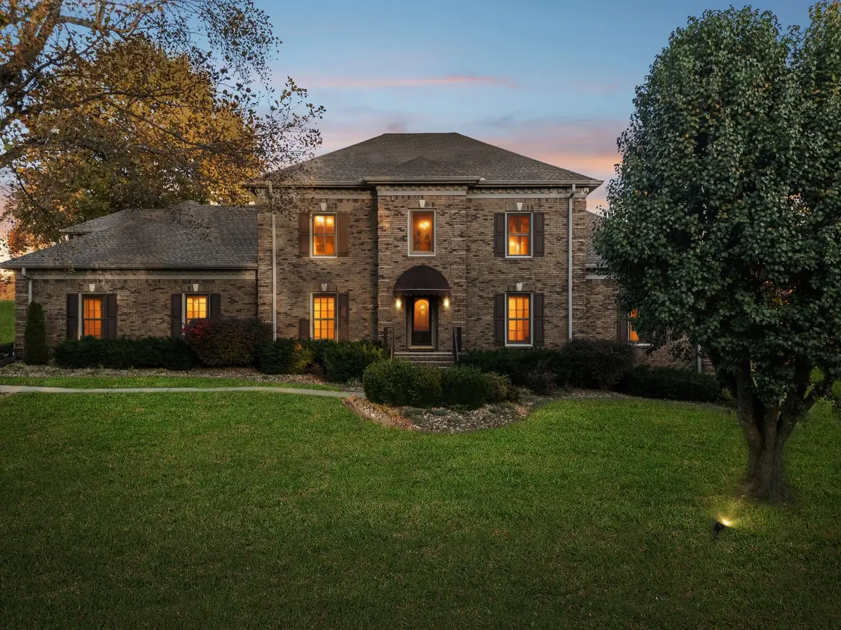 17 Huntington Dr, Clarksville, TN 37043 - Image #1