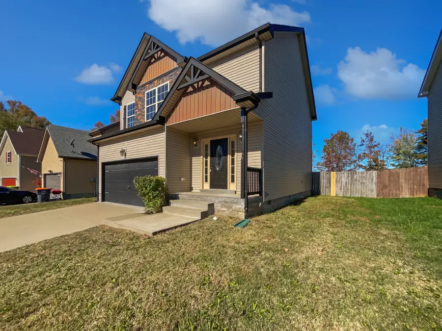 743 Sleek Fox Dr, Clarksville, TN 37040 - Image #2