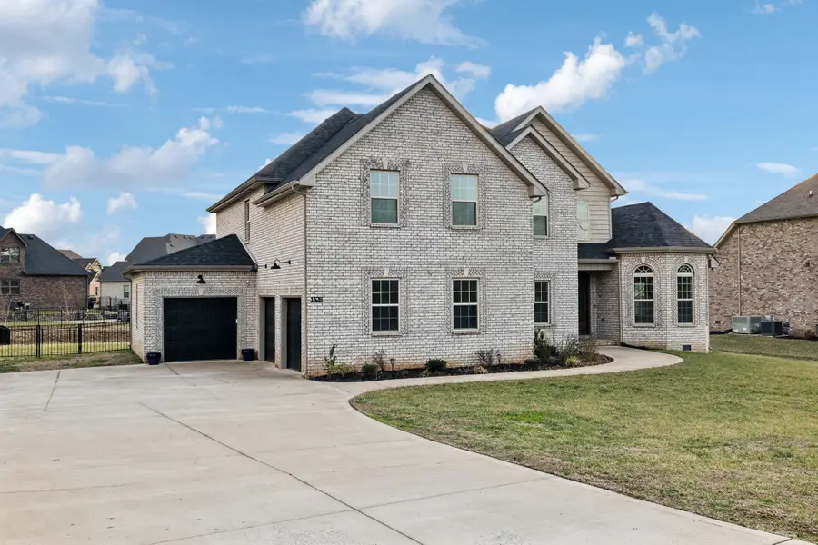 1528 Charles Bell Rd, Clarksville, TN 37040 - Image #2