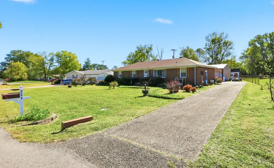 224 Sewell Dr, Clarksville, TN 37042 - Image #3