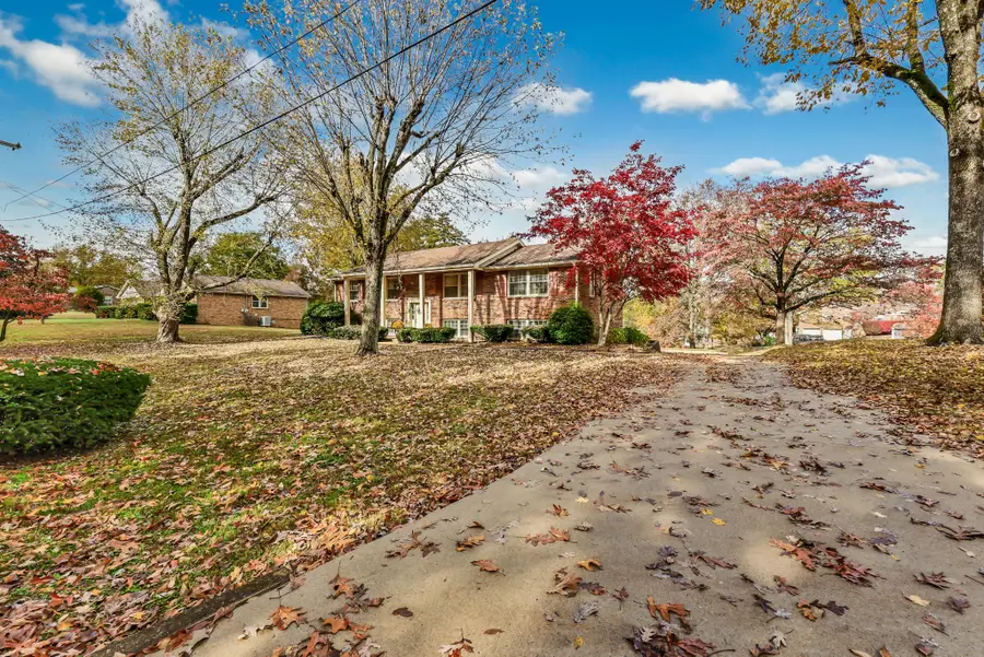 2419 Chris Dr, Clarksville, TN 37043 - Image #2