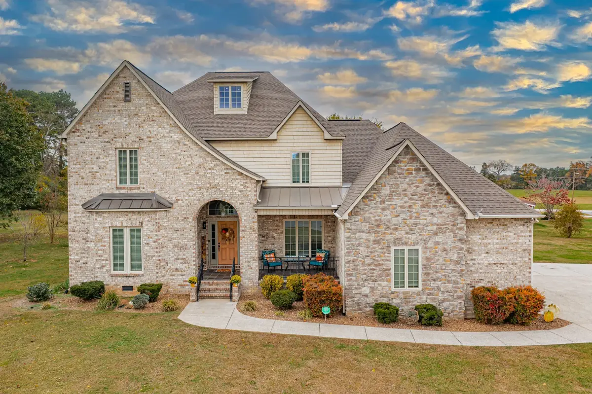 356 Ridgecrest Dr, Winchester, TN 37398 - Image #1