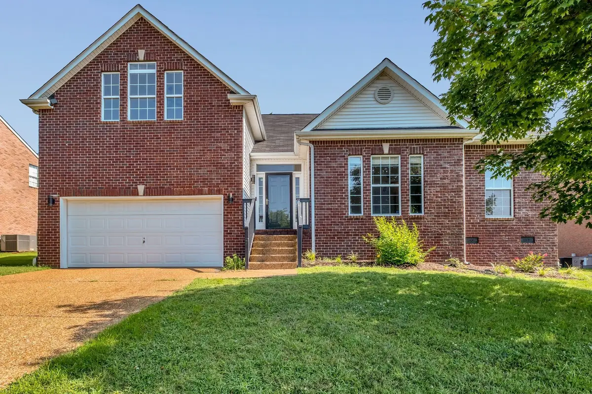 1030 Oakhall Dr, Mount Juliet, TN 37122 - Image #1