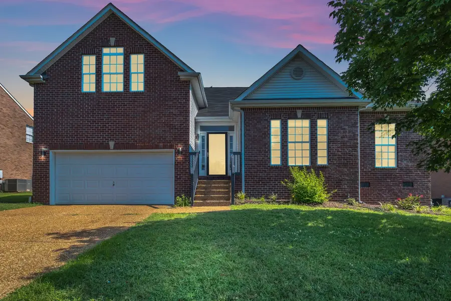 1030 Oakhall Dr, Mount Juliet, TN 37122 - Image #2