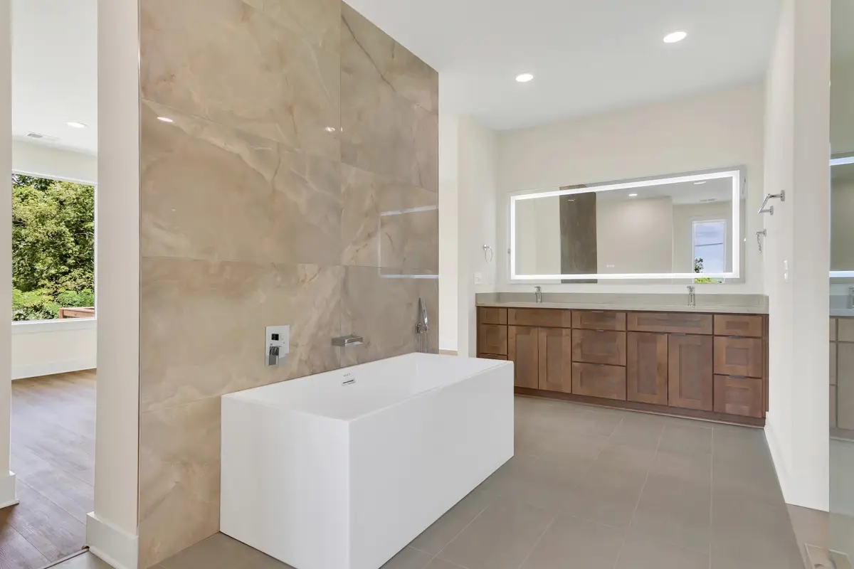 2430 Batavia St, Nashville, TN 37208 - Image #1