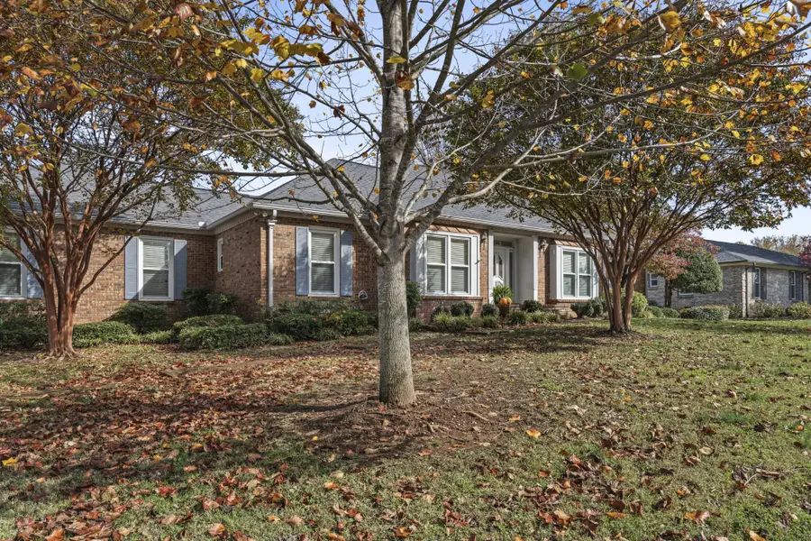 1914 Wiltshire Dr, Murfreesboro, TN 37129 - Image #2