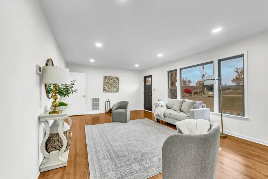 102 Talton Dr, Clarksville, TN 37040 - Image #2