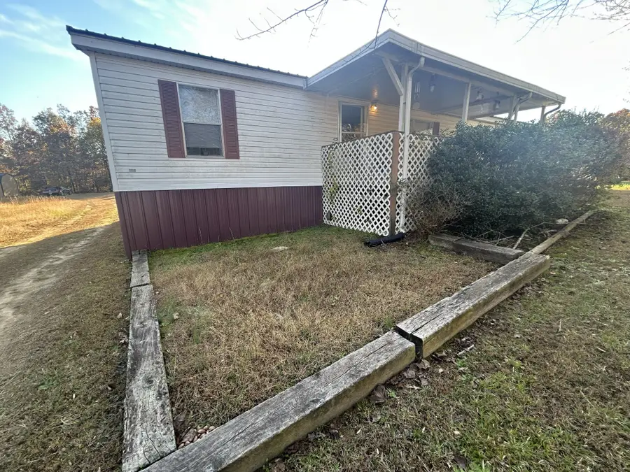 114 Camelot Dr, Hohenwald, TN 38462 - Image #3