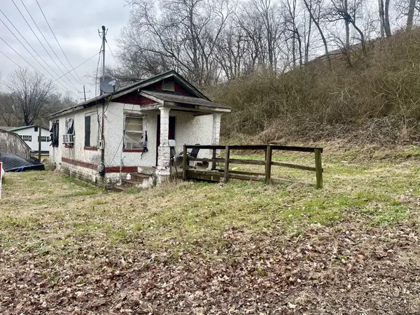 100 Rainey St, Mount Pleasant, TN 38474