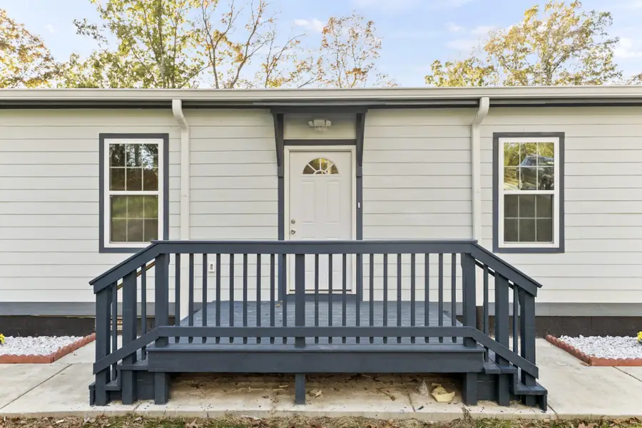 1084 Ben Collier Rd, Charlotte, TN 37036 - Image #2