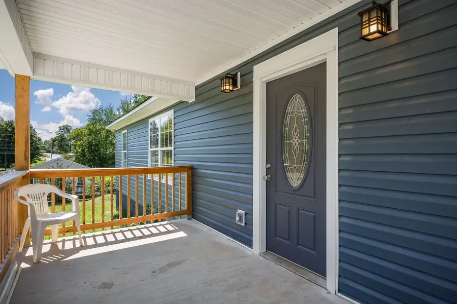 227 Oakwood St, Sparta, TN 38583 - Image #2