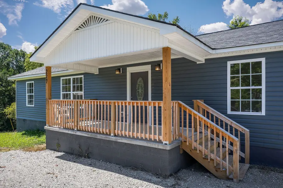 227 Oakwood St, Sparta, TN 38583 - Image #3