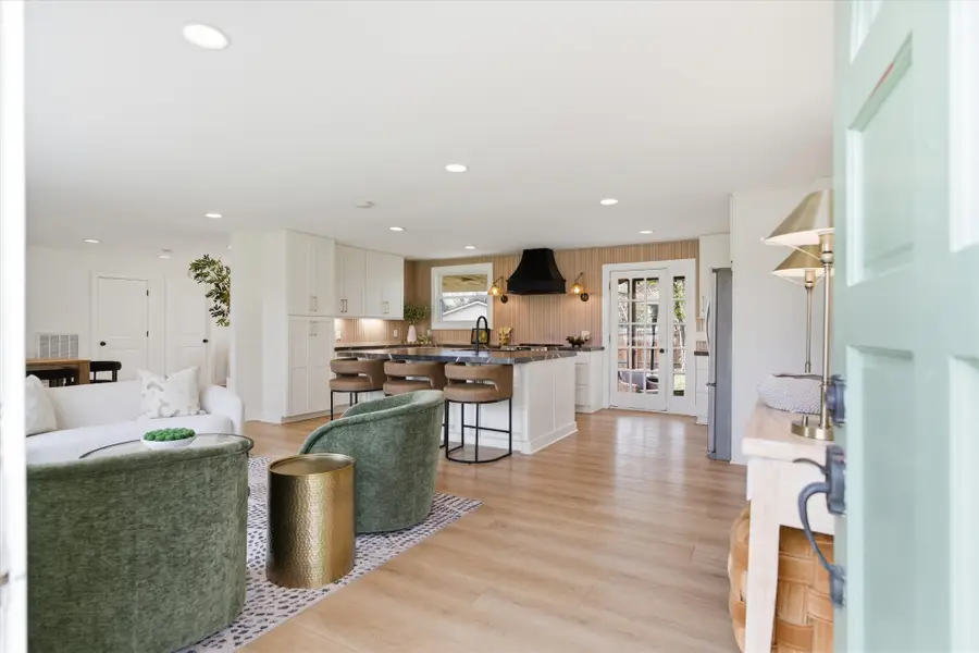 405 Meadowgreen Dr, Franklin, TN 37069 - Image #2