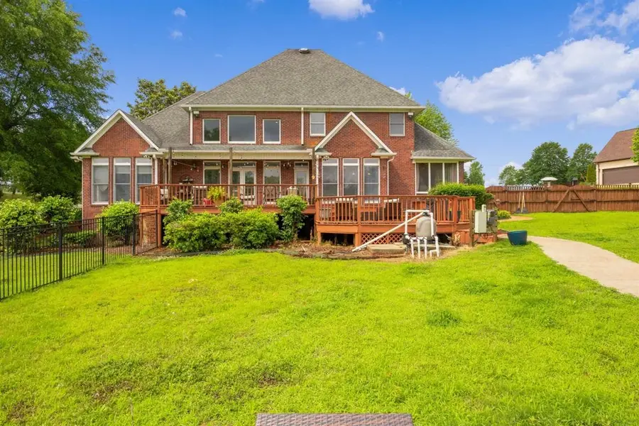 294 Beasley Dr, Lexington, TN 38351 - Image #2