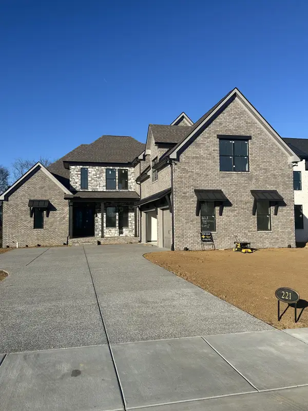 221 Bellsford Rd, Gallatin, TN 37066