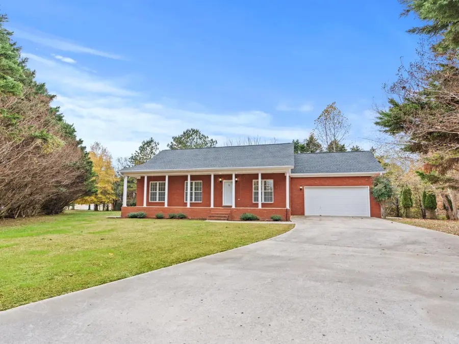 51 Brookwood Dr, Fayetteville, TN 37334 - Image #3