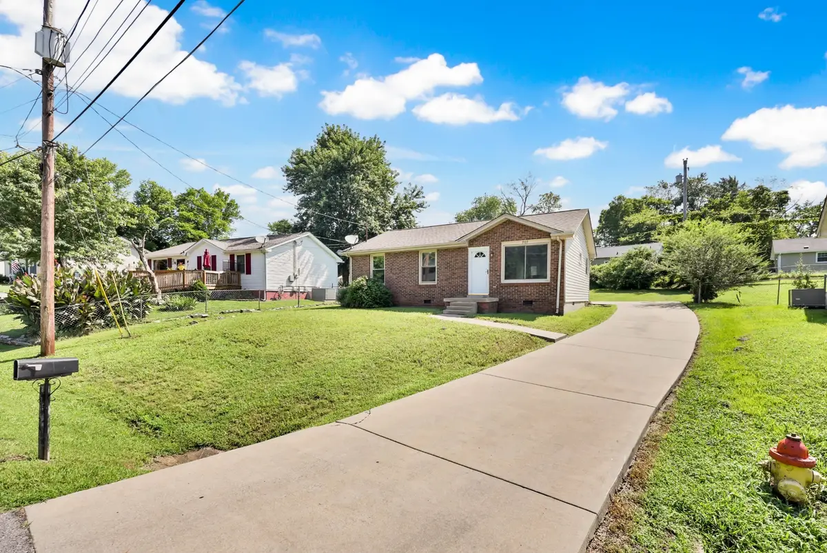 909 Lucas Ln, Clarksville, TN 37040 - Image #1