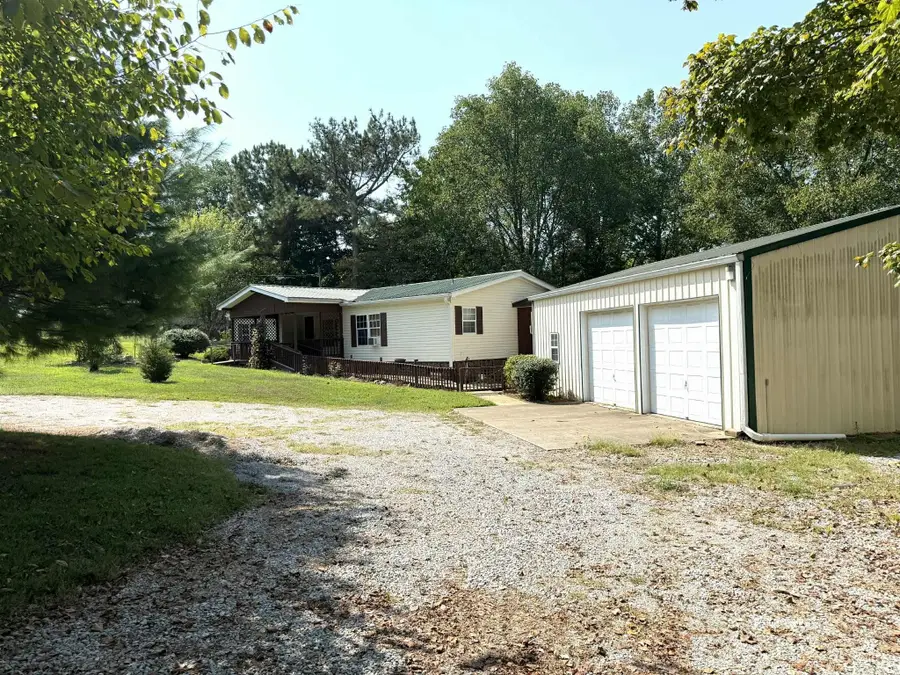 3941 Akin Ridge Rd, Williamsport, TN 38487 - Image #2
