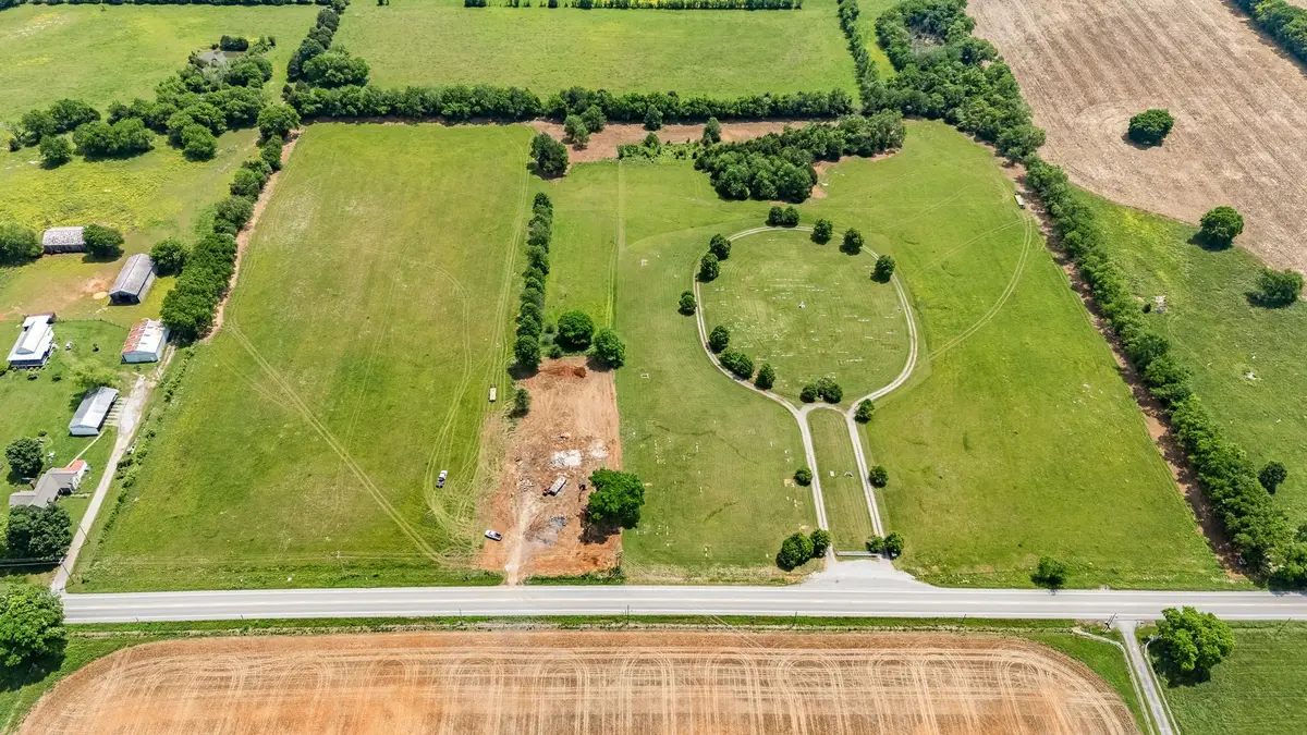 3077 Nashville Hwy, Lewisburg, TN 37091 - Image #1