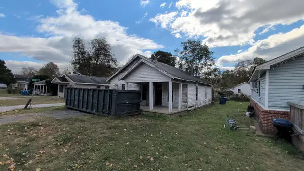 402 E 2nd St, Trenton, TN 38382