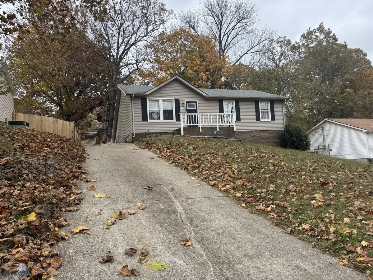 527 Aspen Dr, Clarksville, TN 37042 - Image #1