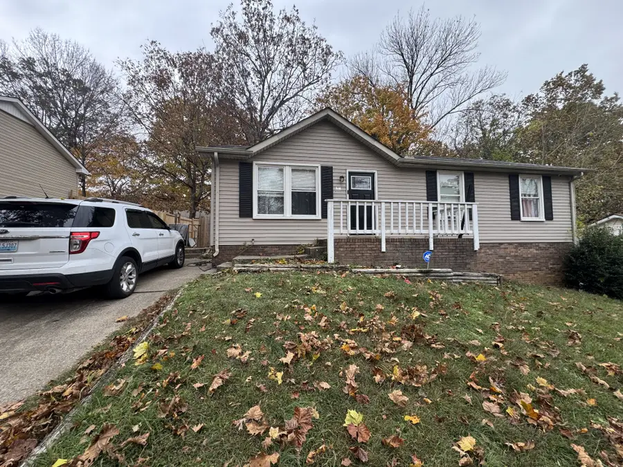 527 Aspen Dr, Clarksville, TN 37042 - Image #2