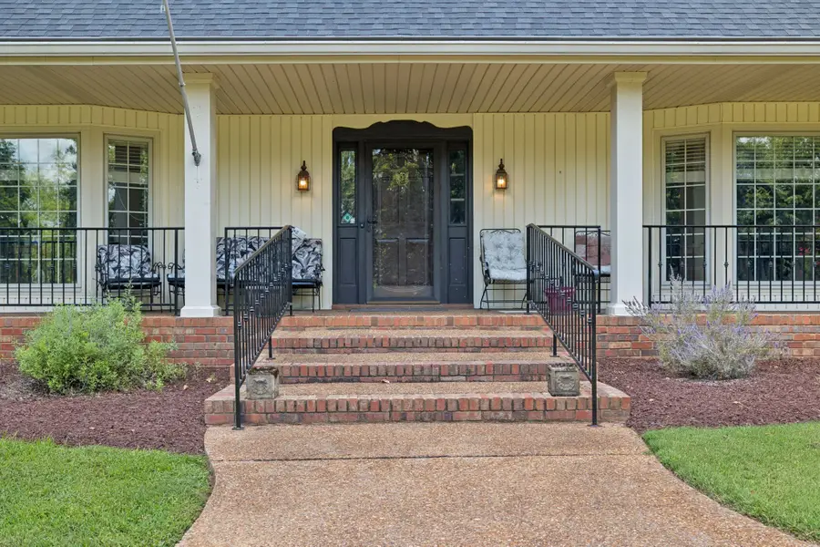 117 Sam Davis Dr, Springfield, TN 37172 - Image #2