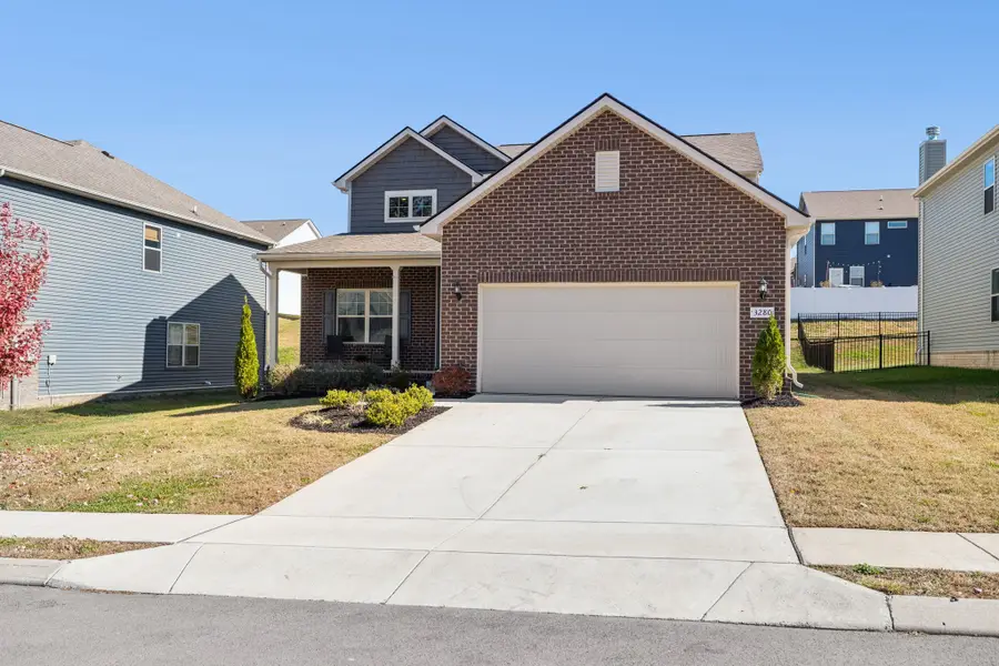 3280 Holiday Ln, Columbia, TN 38401 - Image #2