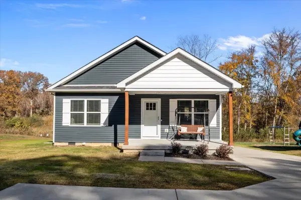 10560 Church Rd, Bon Aqua, TN 37025