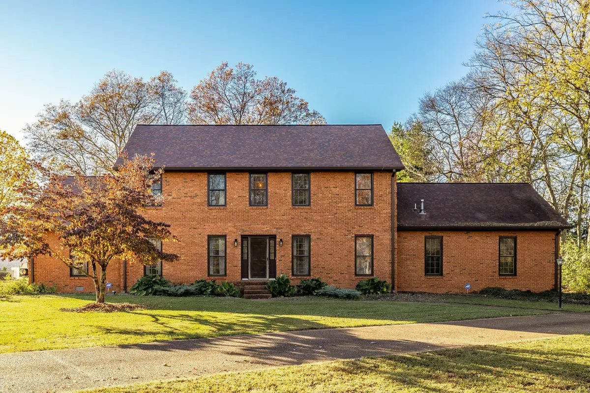 1006 Browns Ln, Gallatin, TN 37066 - Image #1