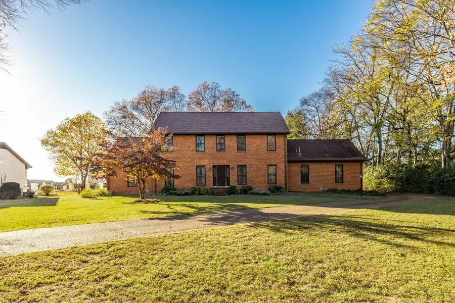 1006 Browns Ln, Gallatin, TN 37066 - Image #2