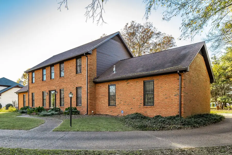 1006 Browns Ln, Gallatin, TN 37066 - Image #3