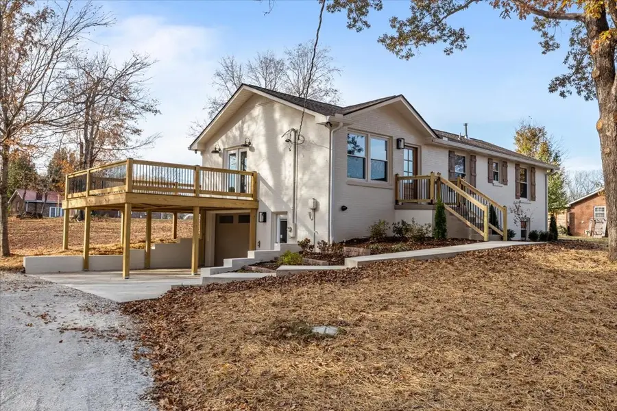 110 E Circle Dr, Burns, TN 37029 - Image #2