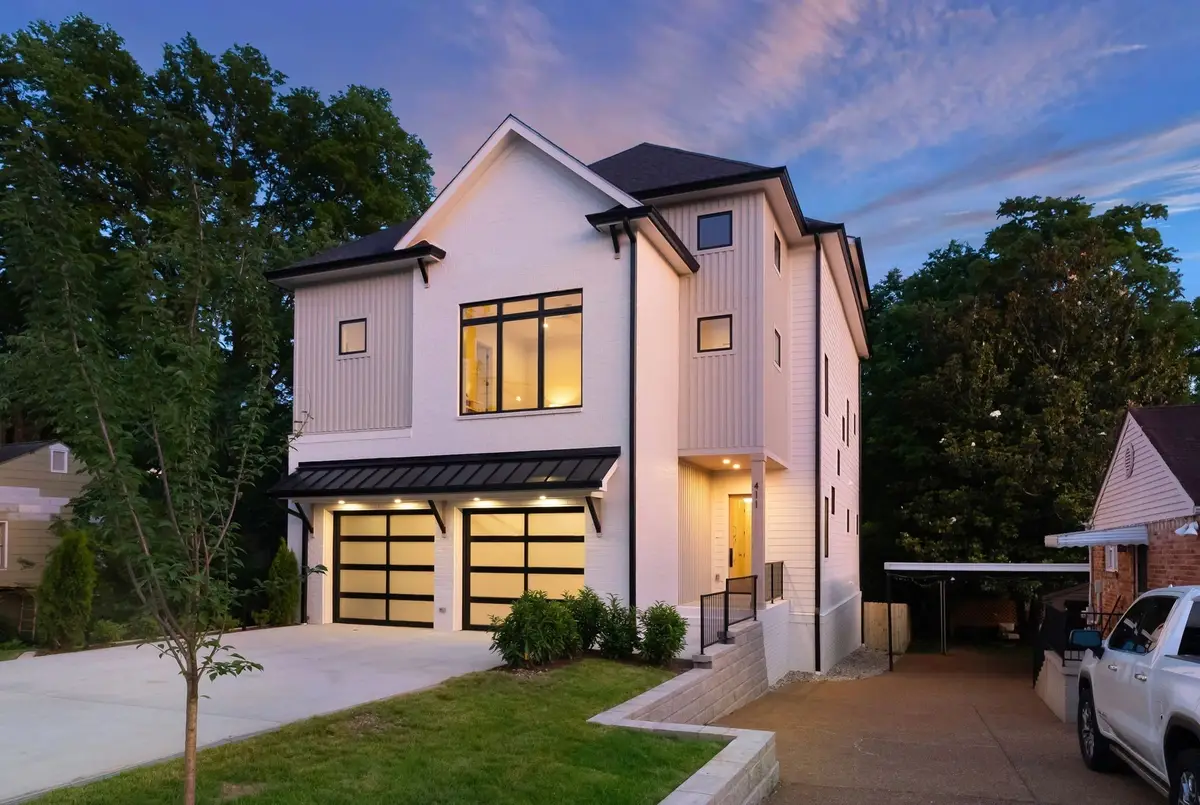 411 Acklen Park Dr, Nashville, TN 37205 - Image #1