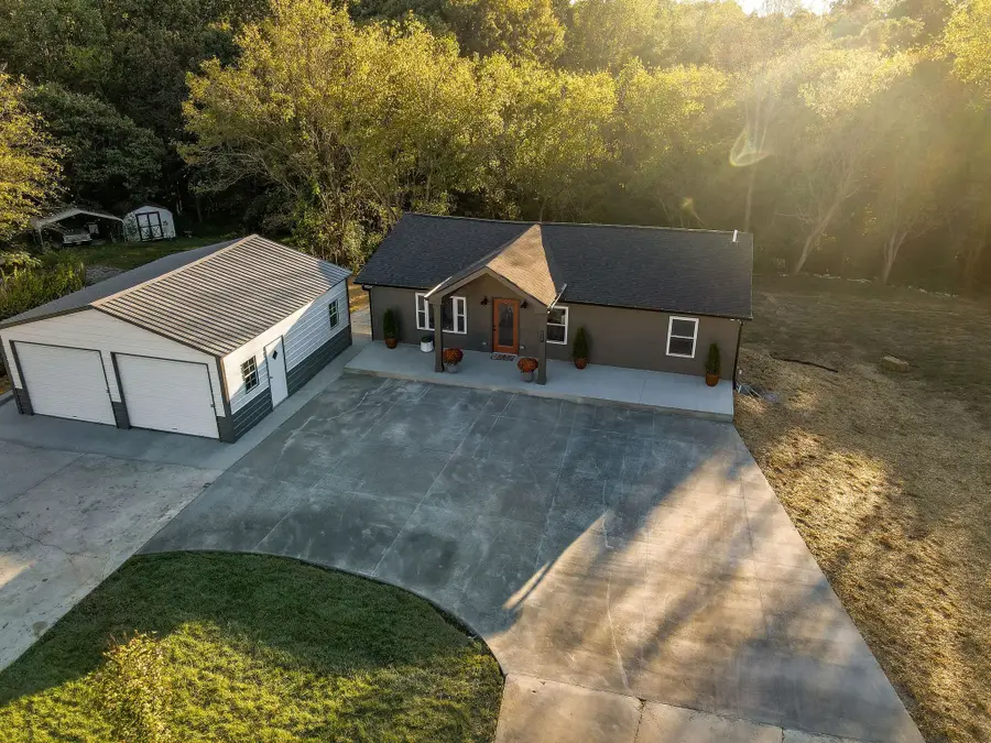 1014 Holly Dr, Ashland City, TN 37015 - Image #2