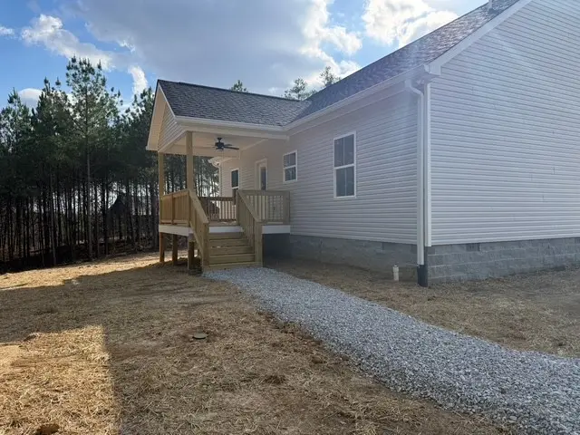 34 Pafford Ln, Erin, TN 37061 - Image #2