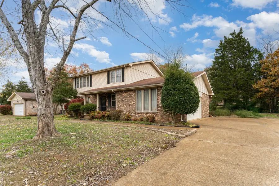 632 Lake Terrace Dr, Nashville, TN 37217 - Image #2